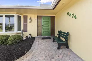 3374 SE Fairway E, Stuart, FL 34997 - Photo 8