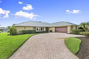 3374 SE Fairway E, Stuart, FL 34997 - Photo 2