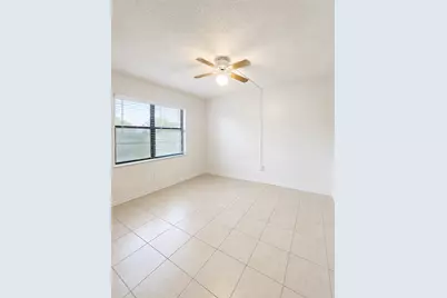 2050 Oleander Boulevard #1-105, Fort Pierce, FL 34950 - Photo 2