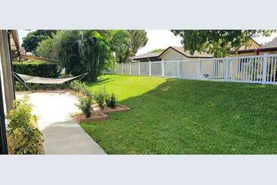 6209 Olivewood Circle, Greenacres, FL 33463 - Photo 14