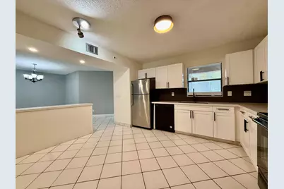 9633 Riverside Drive #E2, Coral Springs, FL 33071 - Photo 12