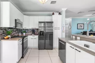7819 Oak Grove Cir, Lake Worth, FL 33467 - Photo 8
