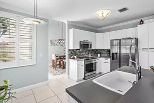 7819 Oak Grove Cir, Lake Worth, FL 33467 - Photo 6