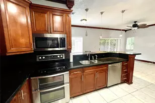 10348 SW 20th St, Miramar, FL 33025 - Photo 4