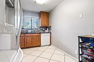 7442 Ashmont Cir, Tamarac, FL 33321 - Photo 6