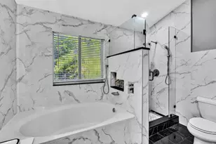 11251 Lakeview Dr, Coral Springs, FL 33071 - Photo 42