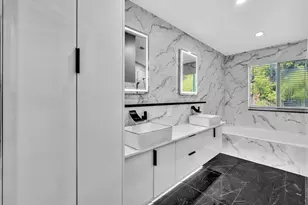 11251 Lakeview Dr, Coral Springs, FL 33071 - Photo 42