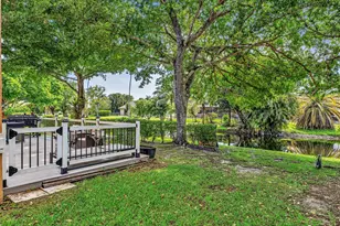 11251 Lakeview Dr, Coral Springs, FL 33071 - Photo 12