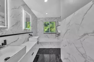 11251 Lakeview Dr, Coral Springs, FL 33071 - Photo 44