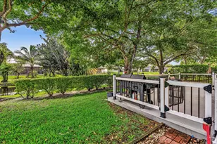 11251 Lakeview Dr, Coral Springs, FL 33071 - Photo 10