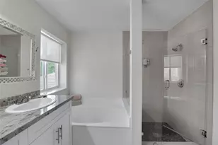 1070 Bluewood Terrace, Weston, FL 33327 - Photo 32