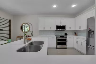 1070 Bluewood Terrace, Weston, FL 33327 - Photo 16