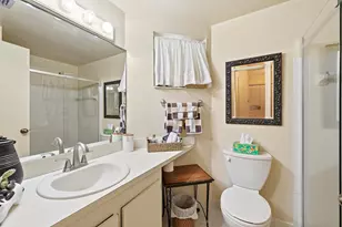 2118 Discovery Cir W, Deerfield Beach, FL 33442 - Photo 16