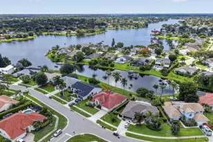 1224 Lake Breeze Dr, Wellington, FL 33414 - Photo 2