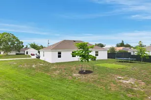 201 SW N Wakefield Cir, Port Saint Lucie, FL 34953 - Photo 32