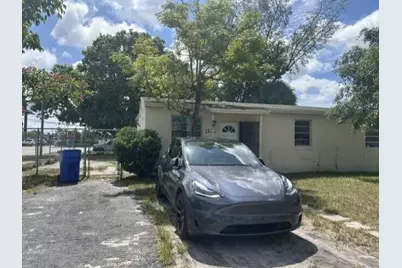 1226 NW 23rd Terrace, Fort Lauderdale, FL 33311 - Photo 2