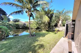 1328 Waterway Cove Dr, Wellington, FL 33414 - Photo 24
