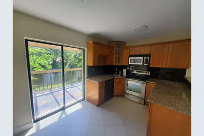 12 Wimbledon Lakes Drive #250, Plantation, FL 33324 - Photo 4
