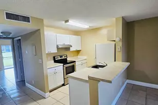1605 Meadows Cir W, Boynton Beach, FL 33436 - Photo 6