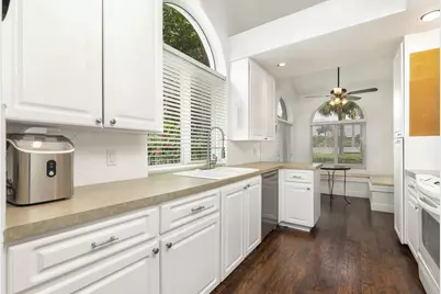 2402 Saratoga Bay Drive, West Palm Beach, FL 33409 - Photo 16