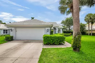 2402 Saratoga Bay Dr, West Palm Beach, FL 33409 - Photo 4