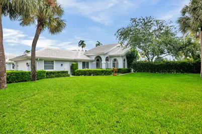 2402 Saratoga Bay Drive, West Palm Beach, FL 33409 - Photo 2