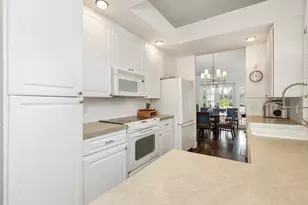 2402 Saratoga Bay Dr, West Palm Beach, FL 33409 - Photo 18