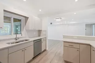 1777 NE 17th St, Fort Lauderdale, FL 33305 - Photo 14