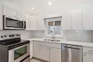 1777 NE 17th St, Fort Lauderdale, FL 33305 - Photo 16