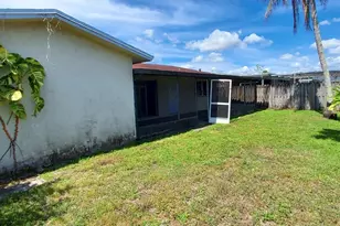 11351 NW 40th Pl, Sunrise, FL 33323 - Photo 2