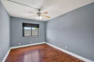 320 Woodland Rd, Palm Springs, FL 33461 - Photo 44