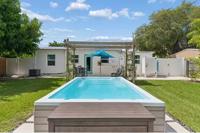 127 SW 10th Avenue, Boynton Beach, FL 33435 - Photo 6
