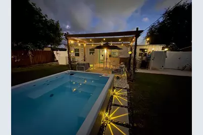 127 SW 10th Avenue, Boynton Beach, FL 33435 - Photo 2