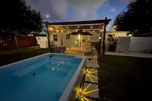 127 SW 10th Ave, Boynton Beach, FL 33435 - Photo 2