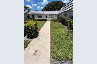 210 Valencia I, Delray Beach, FL 33446 - Photo 4