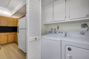 3621 Oaks Clubhouse Dr Dr, Pompano Beach, FL 33069 - Photo 2