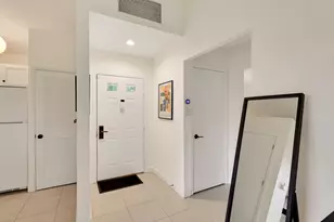 526 Club Dr, Palm Beach Gardens, FL 33418 - Photo 4