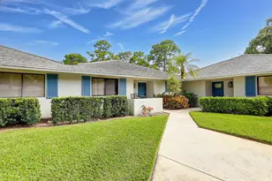 526 Club Dr, Palm Beach Gardens, FL 33418 - Photo 2