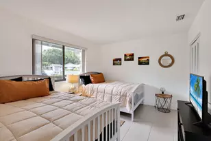 526 Club Dr, Palm Beach Gardens, FL 33418 - Photo 16