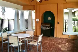 447 Corte Madera Ln, West Palm Beach, FL 33401 - Photo 8