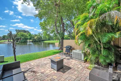 740 E Coco Plum Circle #3, Plantation, FL 33324 - Photo 4