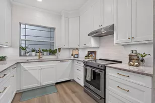 2505 NE 2nd St, Pompano Beach, FL 33062 - Photo 2
