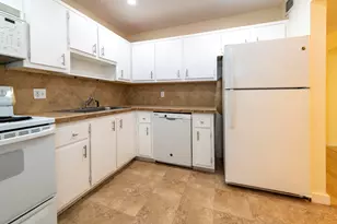 6061 N Falls Cir Dr, Lauderhill, FL 33319 - Photo 4