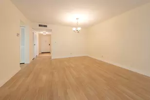6061 N Falls Cir Dr, Lauderhill, FL 33319 - Photo 8