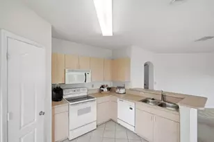 124 SW Peacock Blvd, Port Saint Lucie, FL 34986 - Photo 8