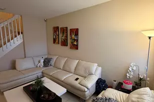 1047 NE 208th St, Miami, FL 33179 - Photo 4