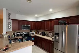 1047 NE 208th St, Miami, FL 33179 - Photo 10