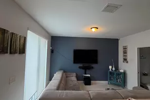 1047 NE 208th St, Miami, FL 33179 - Photo 12