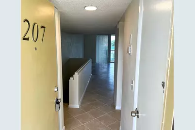 2828 Tennis Club Drive #207, West Palm Beach, FL 33417 - Photo 2