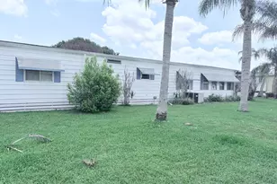 52 Camino Del Rio, Port Saint Lucie, FL 34952 - Photo 2